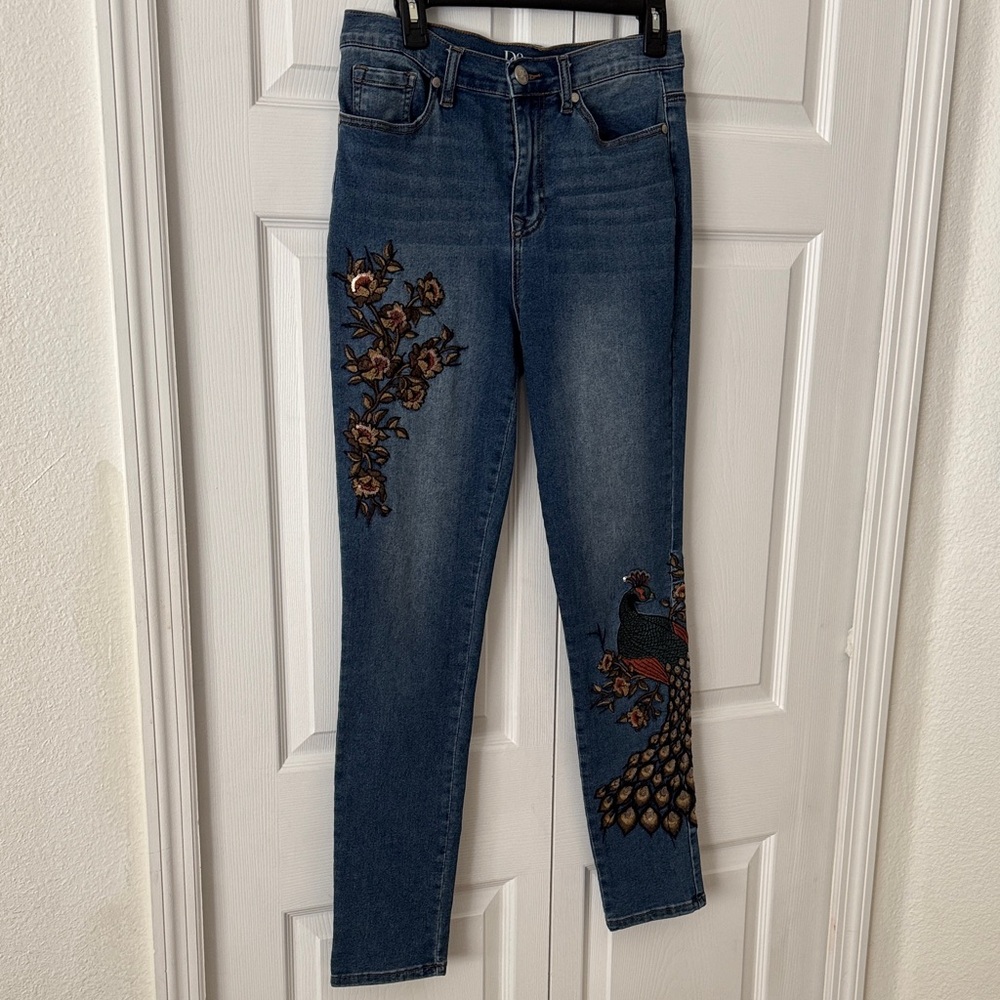 DG2 by Diane Gilman Floral Embroidered Skinny Jeans size 6